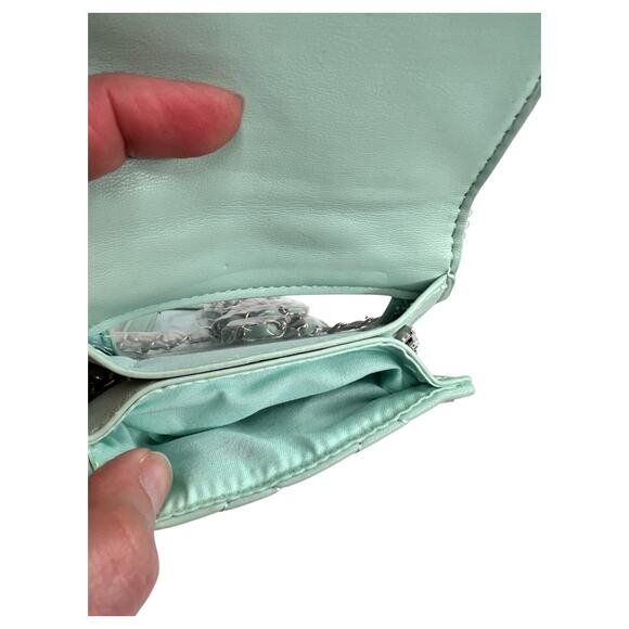Badgley Mischka Mint Green Quilted Pearl Strap Phone Crossbody Bag NWT - Picture 3 of 3